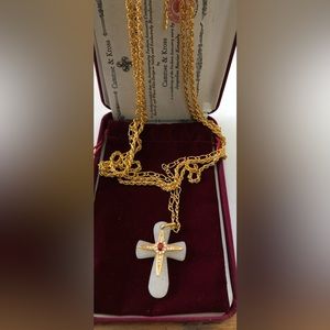 NWT CAMROSE & KROSS Jacqueline Kennedy White Cross Necklace  Box